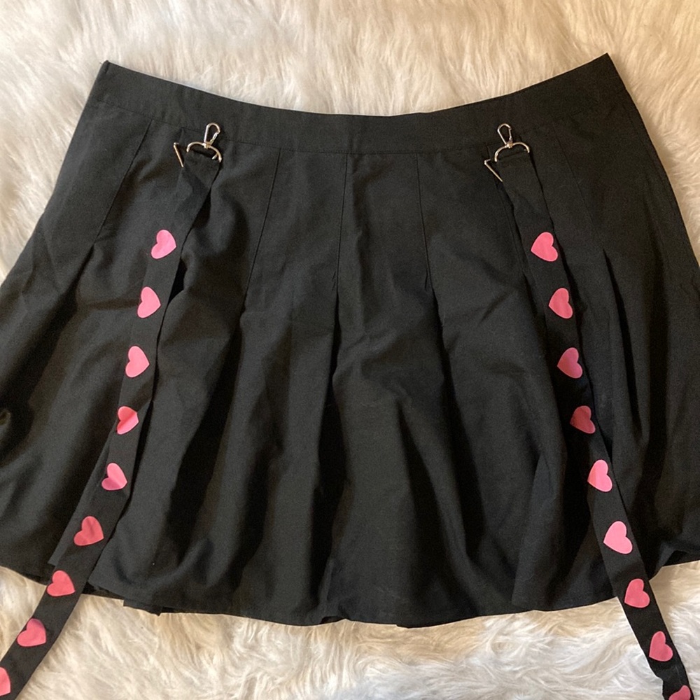 Shein Curve Plus Heart Tape Pleated Skirt